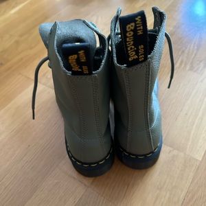 Dr. Martens women’s size 9
